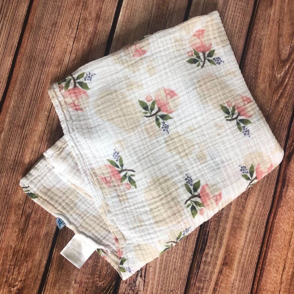 LITTLE UNICORN FLORAL MUSLIN SWADDLE BLANKET